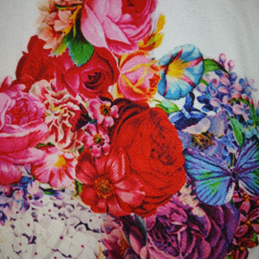 DISNEY MINNIE MOUSE ARTSY FLORAL PRINT WOMANS TEE - Picture 8 of 9